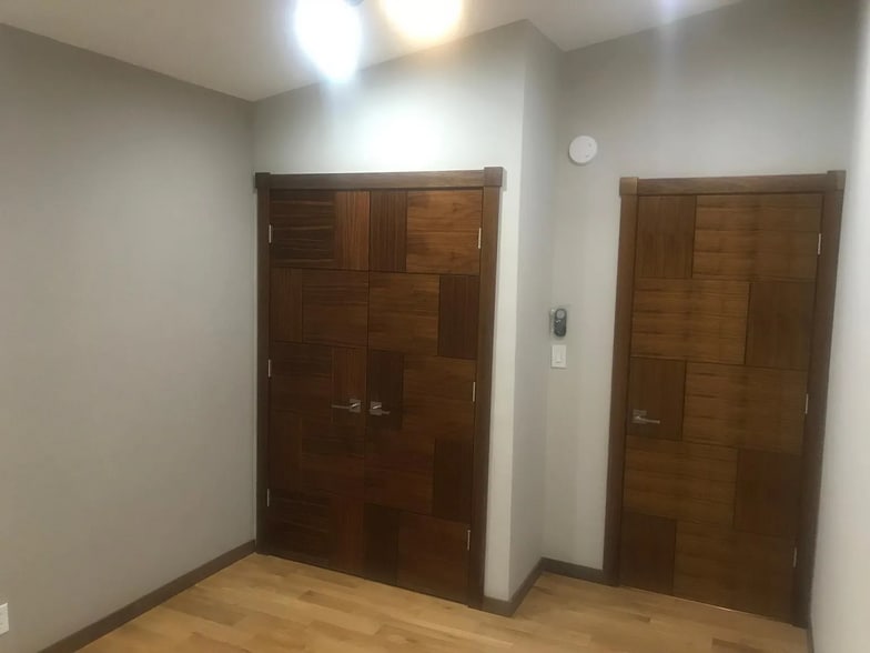 Building Photo - 1220 Manhattan Beach Blvd