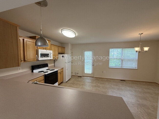 Building Photo - 219 Merrill Ct