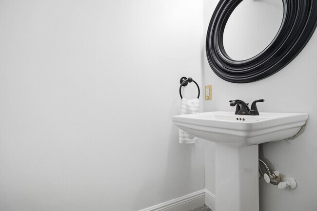 Building Photo - 7447 Hawkins Rd