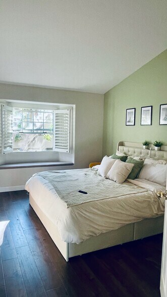 Building Photo - 7 Headland Pl