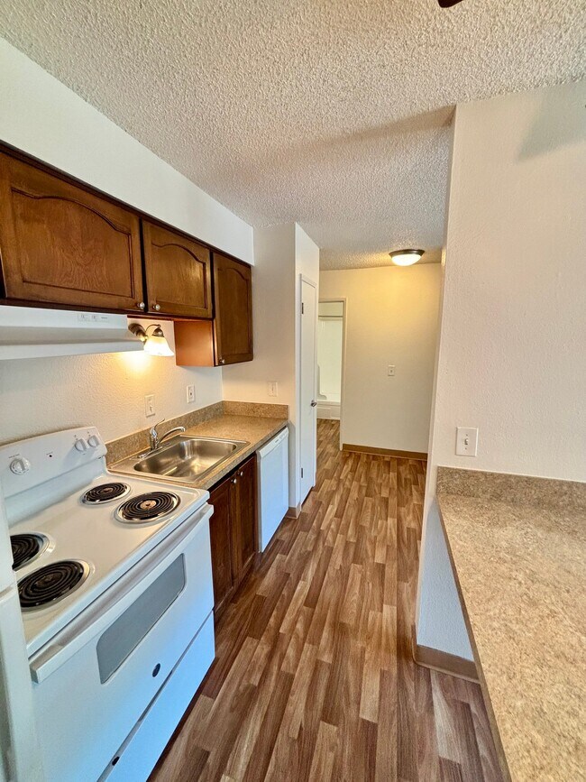 Building Photo - 3950 SW 102nd Ave
