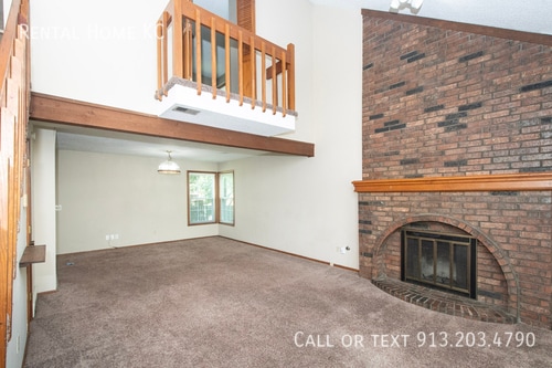 Building Photo - 735 S Avalon Cir