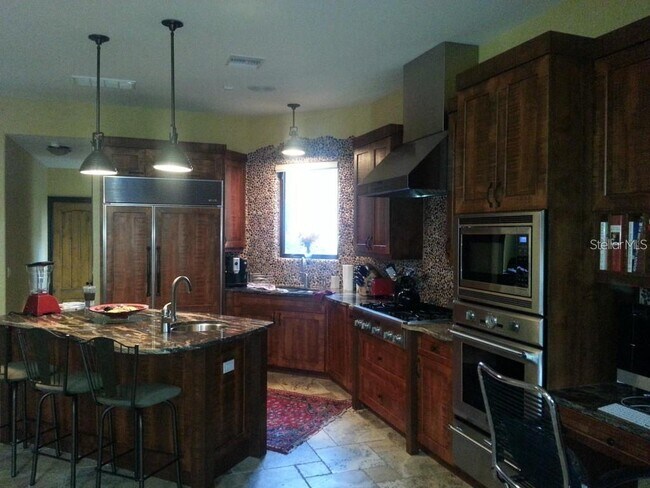 Building Photo - 1953 Freedom Dr