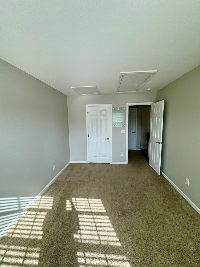 Building Photo - 3BR/2BA TOWNHOUSE IN BEREWICK - AVAILABLE ...