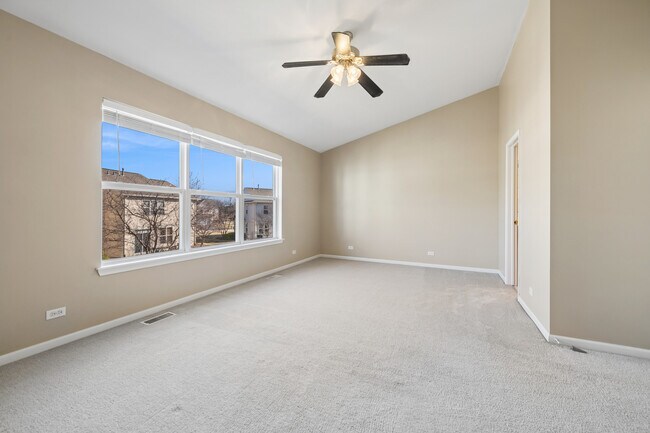 Building Photo - 2326 Sunshine Ln