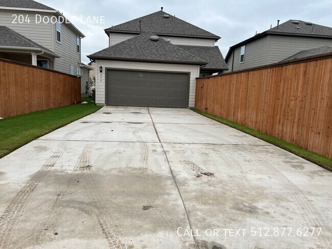 Building Photo - 204 Doodle Ln