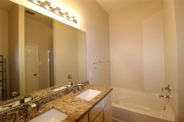 Building Photo - 209 Clydesdale St