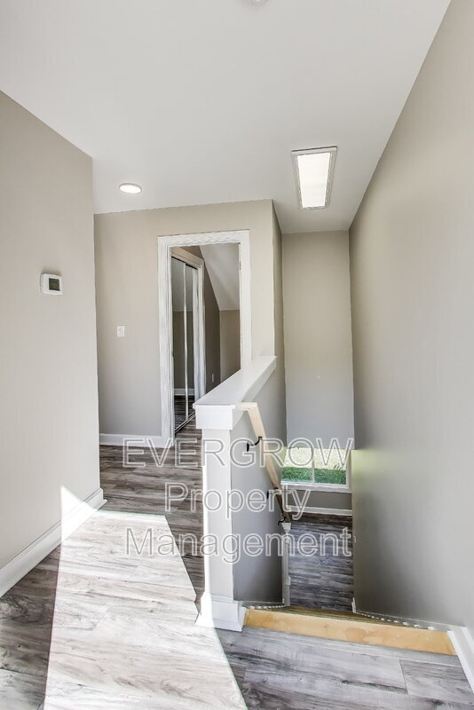 Building Photo - 3713 W 98th St