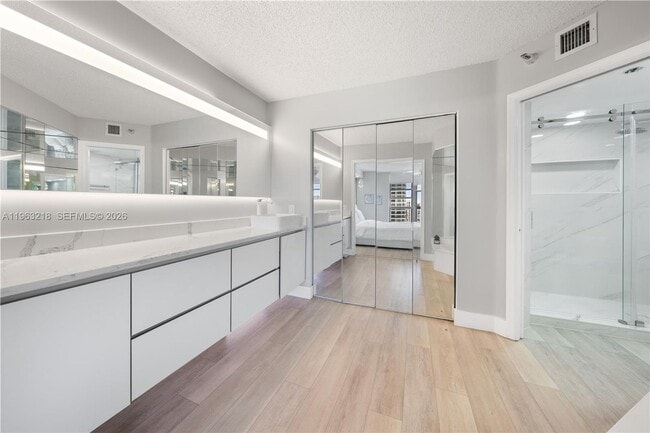 Building Photo - 3530 Mystic Pointe Dr