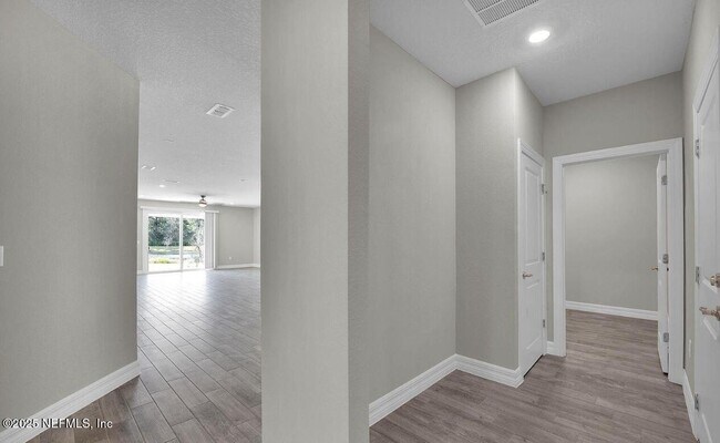 Building Photo - 483 La Mancha Dr