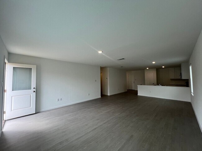 Building Photo - Great New Construction 3/2 Home In Waters Edge