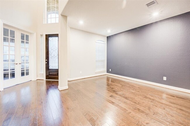 Building Photo - 14017 Northline Lake Dr