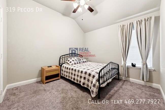 Building Photo - 319 Pecos Dr