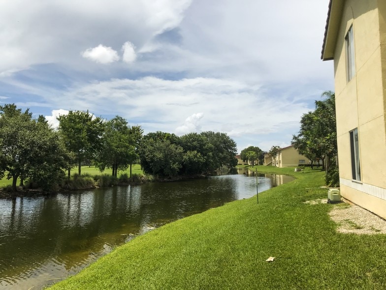 Lake View - 437 Vista Isles Dr