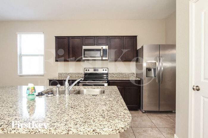 Building Photo - 8492 S 256th Dr