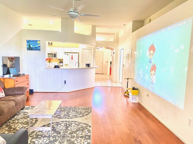 Building Photo - 22537 Roderick Dr