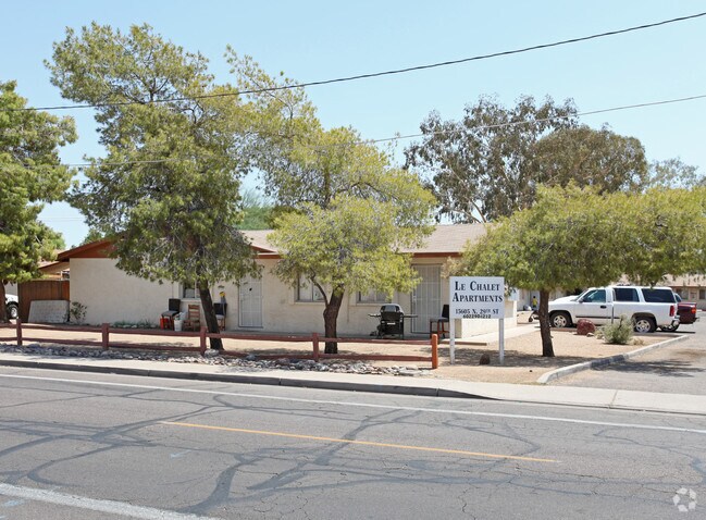 Primary Photo - La Chalet Apartments