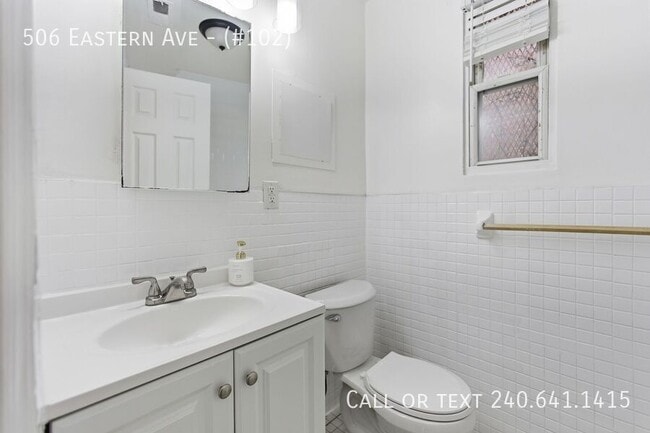 Building Photo - 506 Eastern Ave NE