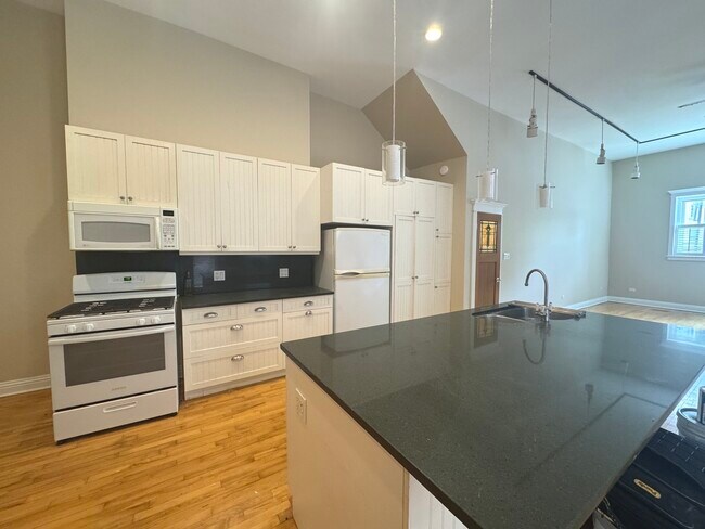 Building Photo - 4207 N Elston Ave