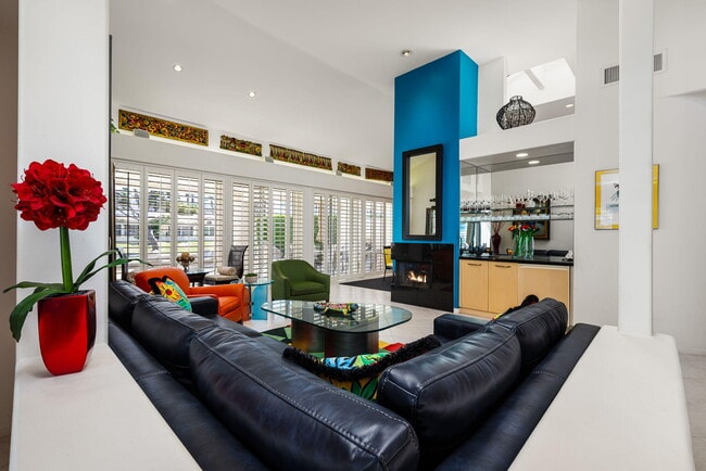 Building Photo - 75395 Riviera Dr