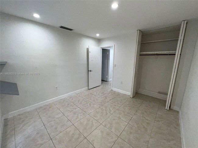 Building Photo - 382 NE 113th St