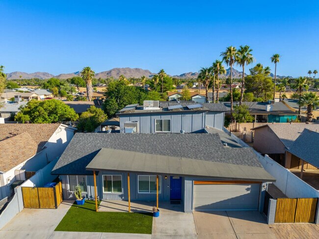 Building Photo - 3733 E Dahlia Dr