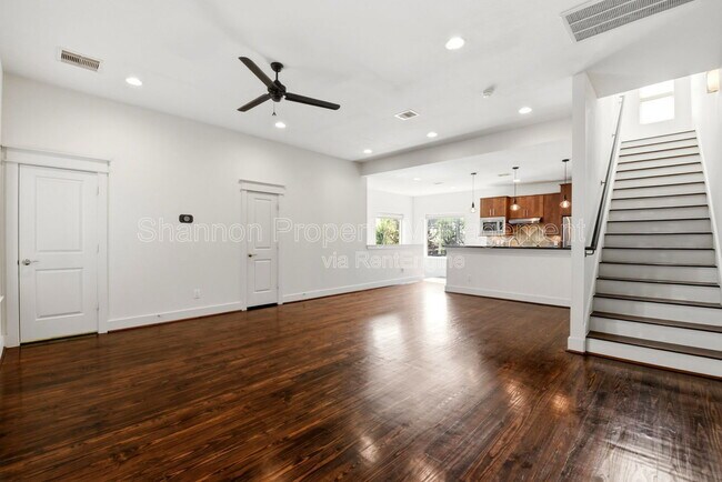 Building Photo - 1512 Crockett St