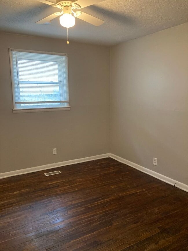 Building Photo - Affordable 3BR Duplex in The Nations