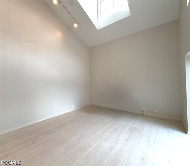 Building Photo - 13121 Whitehaven Ln