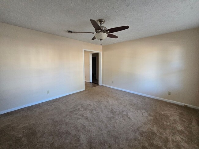 Building Photo - 6615 Keeler Dr