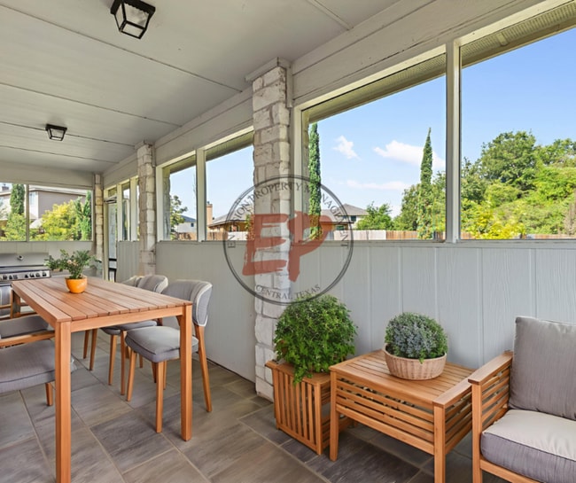 Building Photo - 6505 Vista View Dr