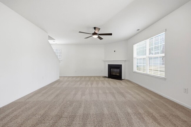 Building Photo - 448 Botanical Ct