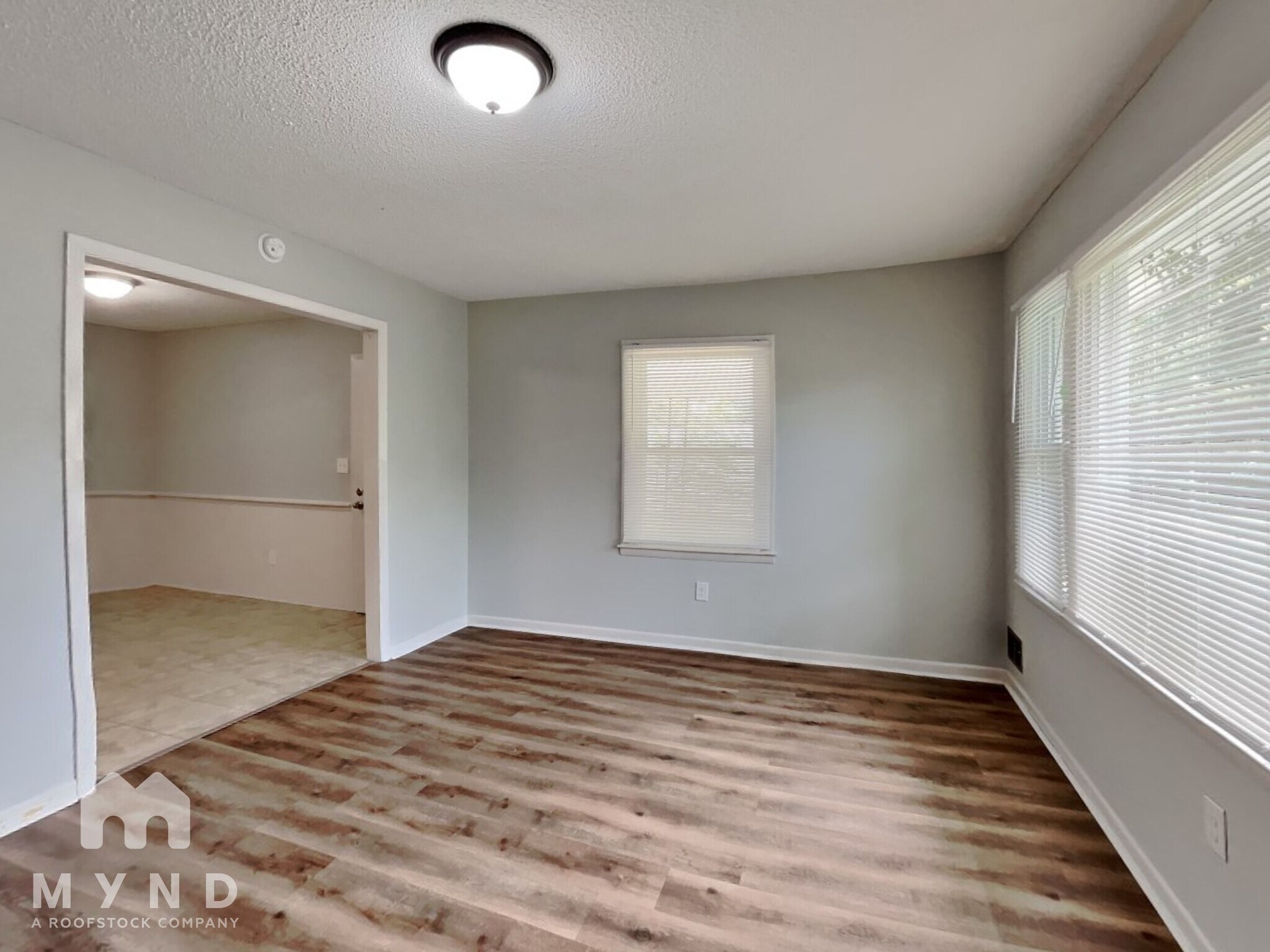 Building Photo - 706 Pond St