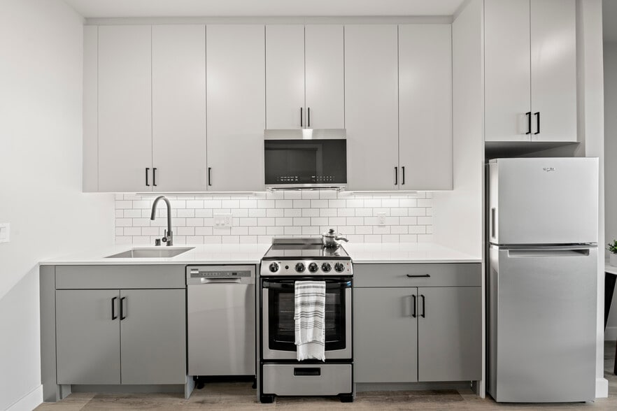 Building Photo - The Parkline