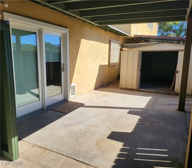 Building Photo - 261 E Van Wagenen St