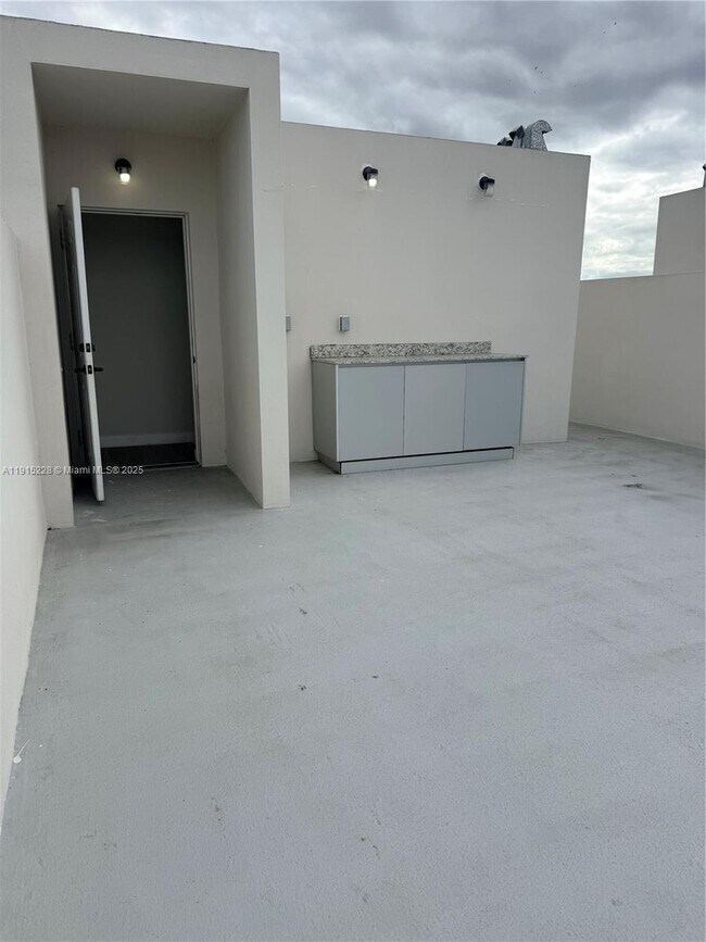 Building Photo - 25743 SW 144th Ave