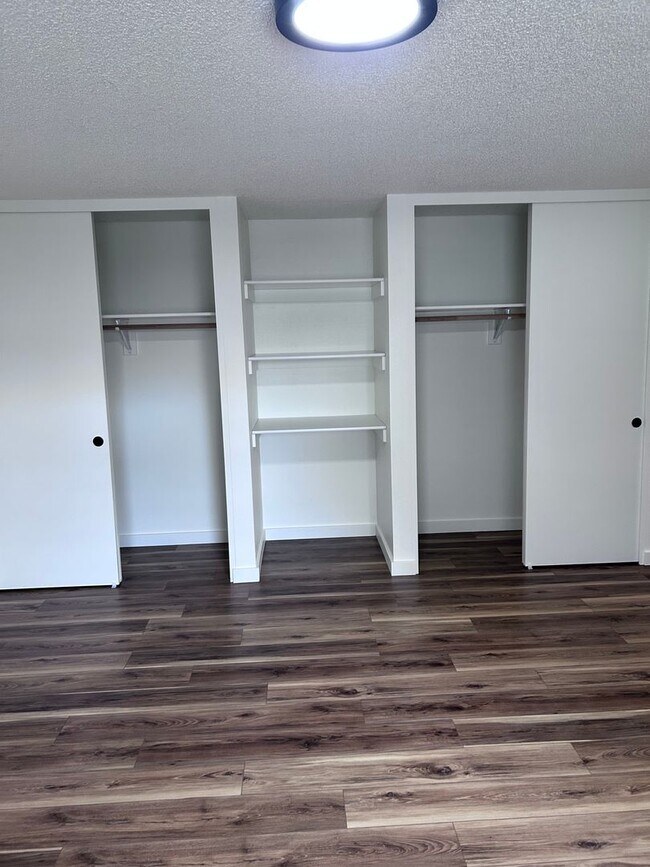 Building Photo - Single Level 4 bedroom in Heart of Vancouver