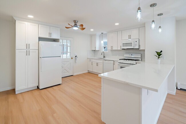 Building Photo - 39 Marley Ave