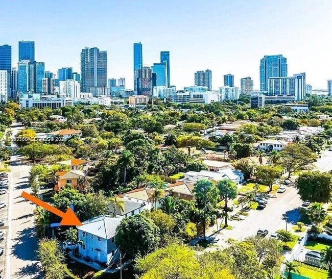 Building Photo - 685 SW 19th Rd