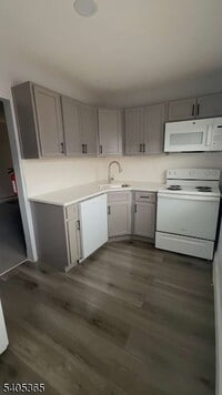 Building Photo - 123 W 1st Ave