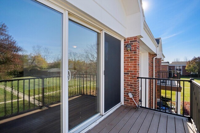 Building Photo - 29516 Bobrich St