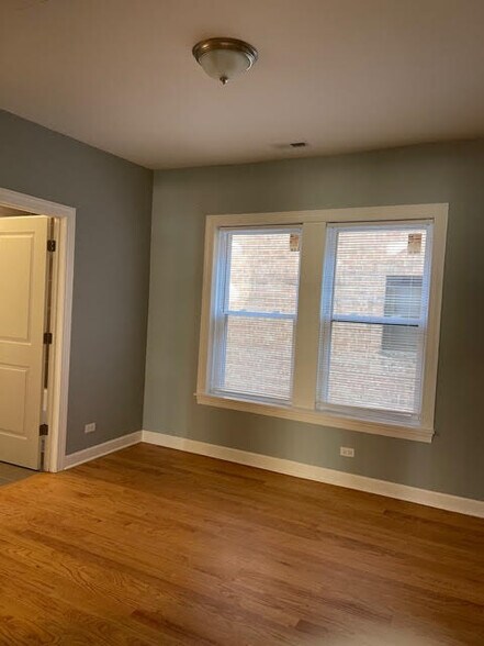 Building Photo - 1640 W Pratt Blvd