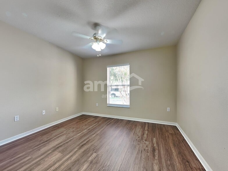Building Photo - 10502 River Bream Dr