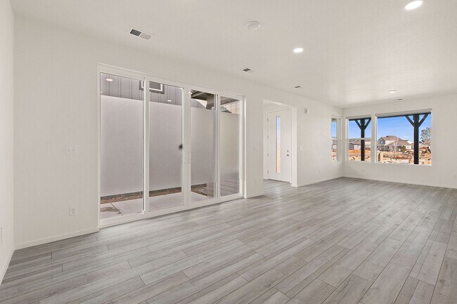 Building Photo - Beautiful New Build 3 Bed, 3 Bath Home in ...