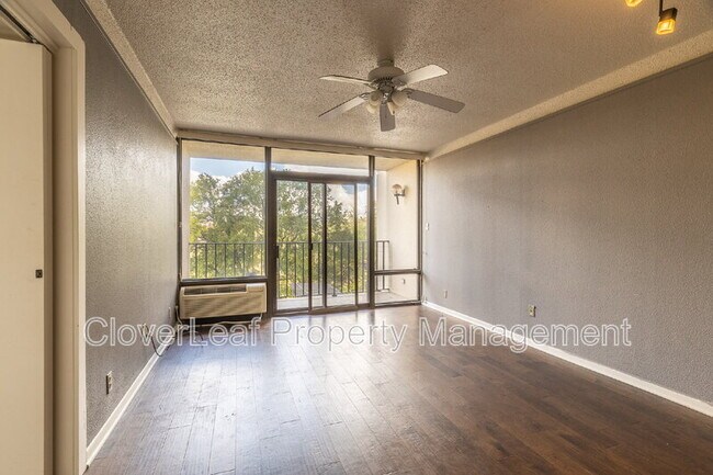 Building Photo - 7701 Wurzbach Rd