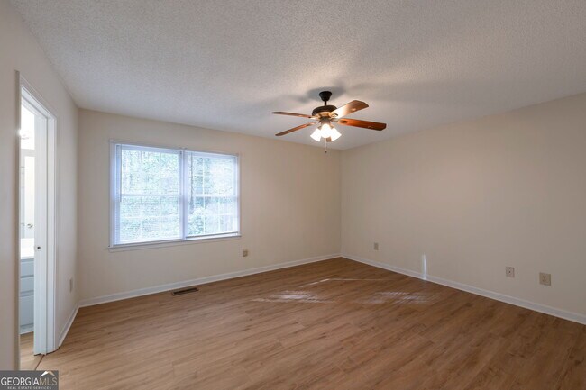 Building Photo - 5249 Cherry Hill Ln