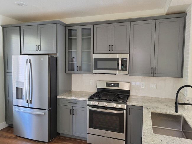 Building Photo - Beautiful SW home Annual Ridge