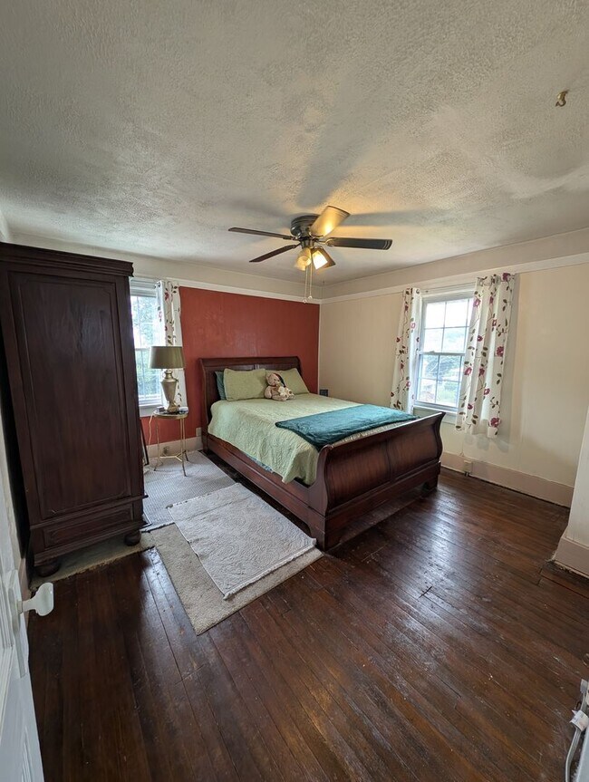 Building Photo - 3 Bed/1 Bath Home for Rent -- $300 CREDIT AVAILABLE