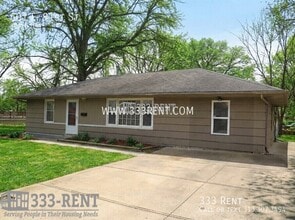 Building Photo - 601 E 91st St