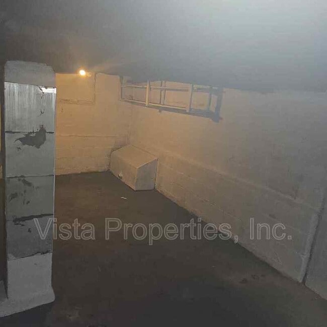 Building Photo - 835 S 38th St